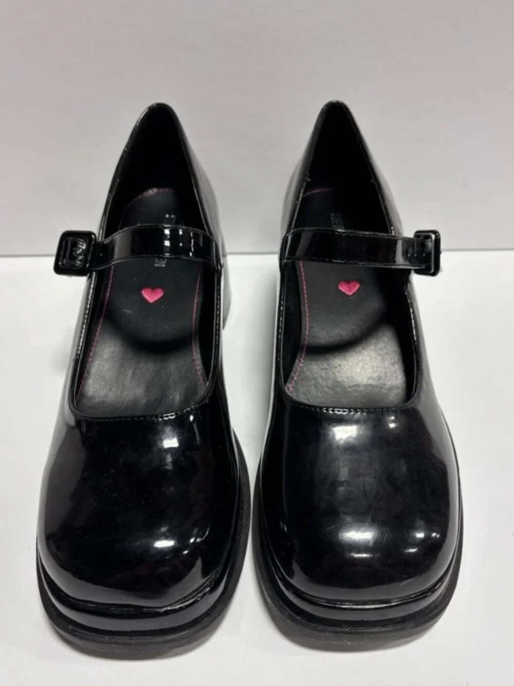 Steve Madden Big Kids’ Kitty, Black Mary Jane Pumps, Girls’ Size 7 M
